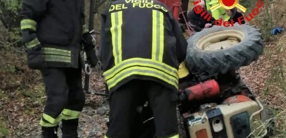 Travolto da mezzo agricolo: muore 74enne