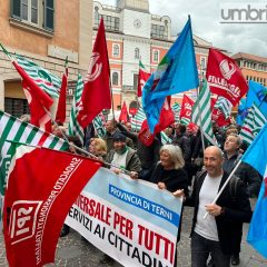 «La sanità umbra va curata»: sindacati in piazza a Terni