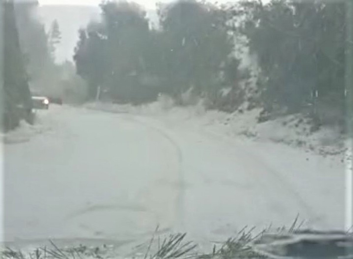 Terni: sembra neve ma è grandine. Video dalla Valserra