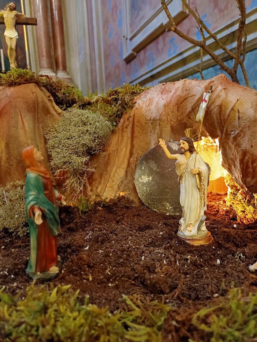 Un 'Presepe pasquale' allestito all'interno del duomo di Terni