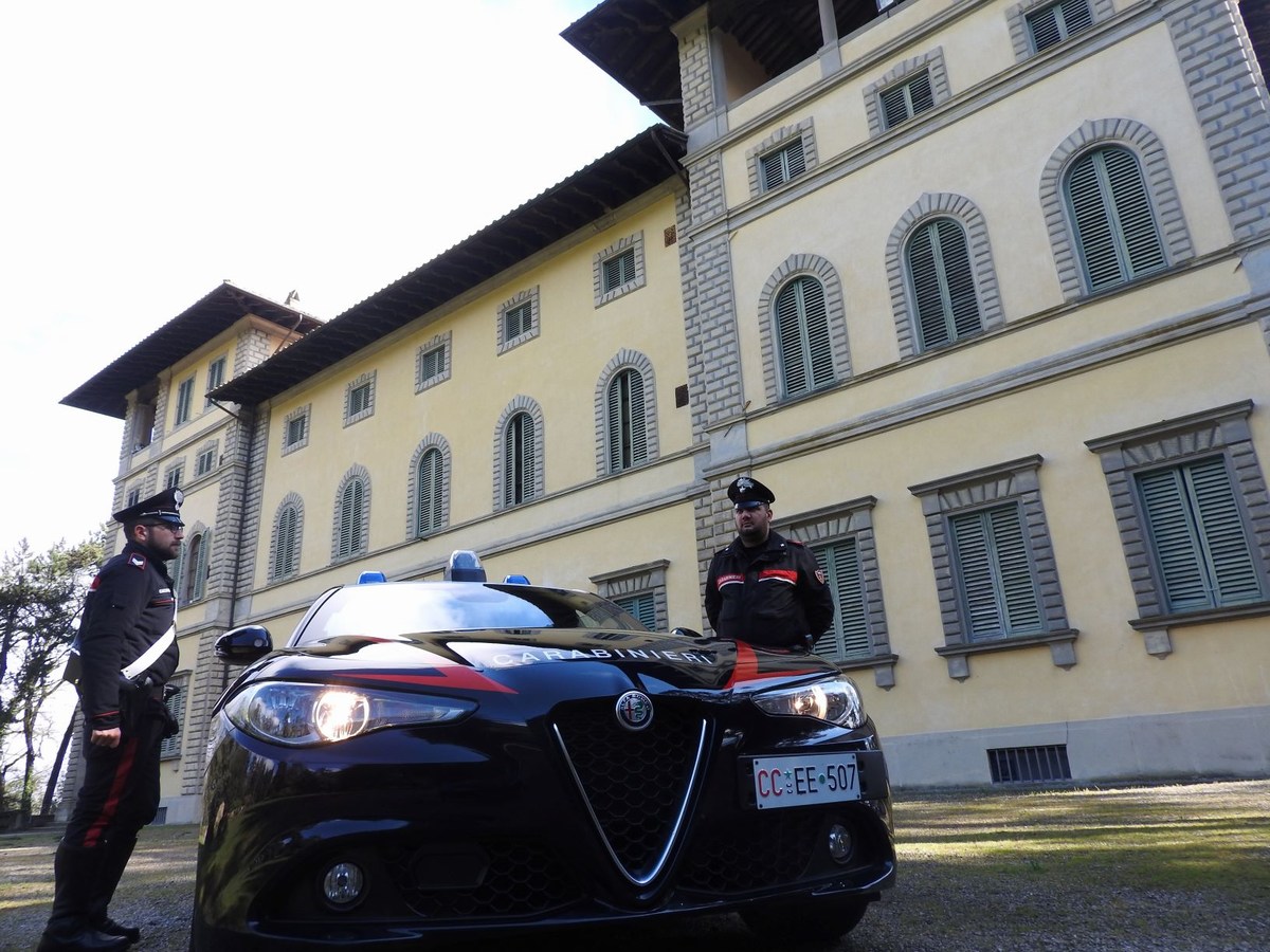 Prima dello ‘show’ in piazza, botte da orbi e un femore rotto. Due coppie denunciate