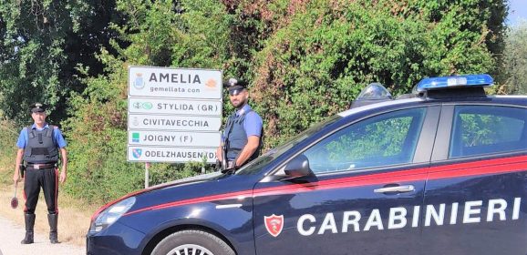 Amelia: 65enne minaccia e tenta di colpire i carabinieri con un bastone. Denunciato