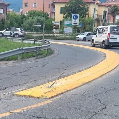 Terni: ancora ‘noie’ alla rotonda di borgo Rivo. Veicolo abbatte segnaletica