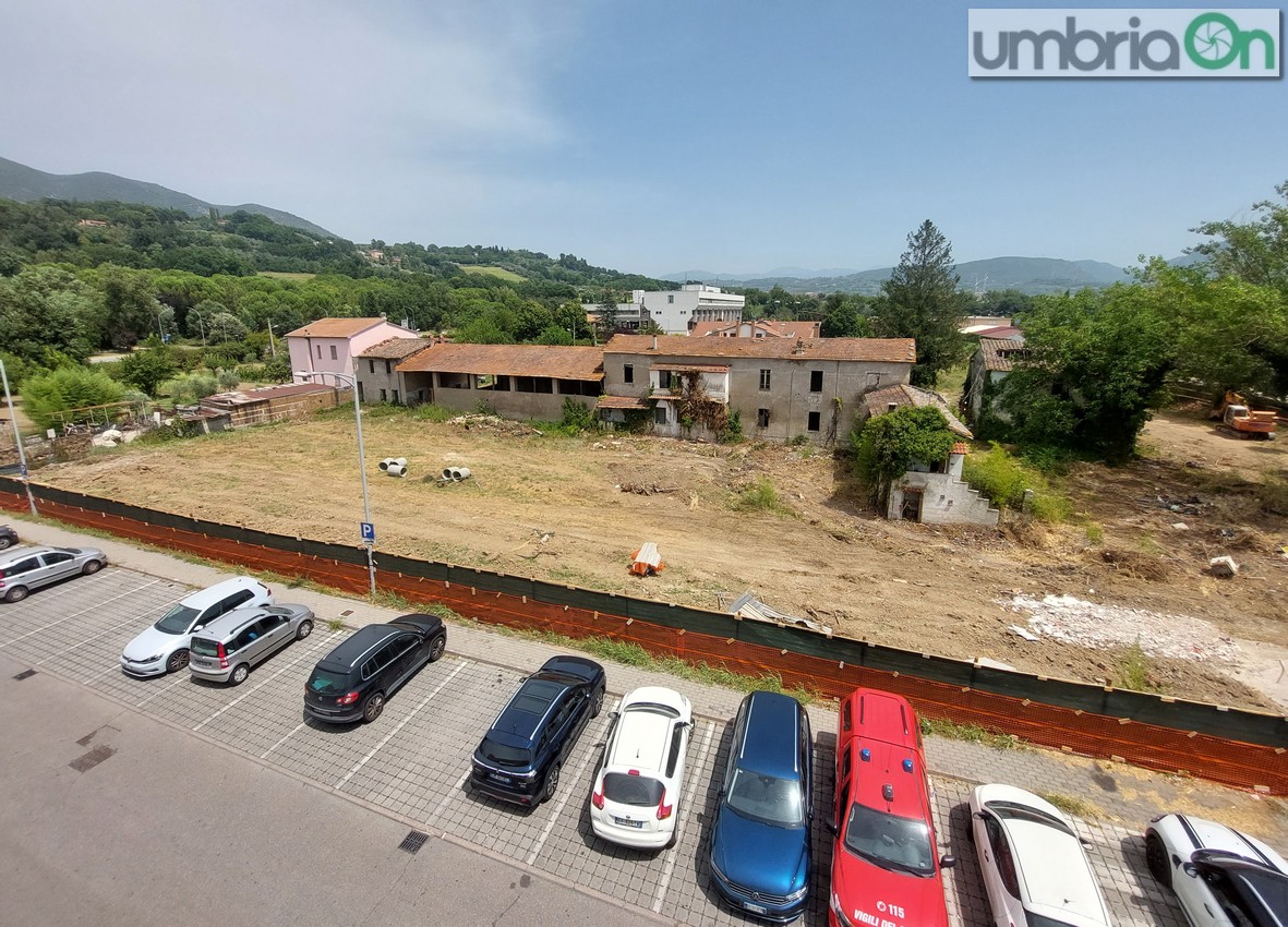 Terni, Zona Fiori: scatta il maxi restyling per il ‘Parco Bramante’. Via con le demolizioni