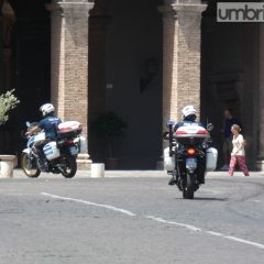 Terni: senza patente, Rca, revisione o sono ubriachi. Scooteristi e motociclisti ‘setacciati’ dalla polizia Locale