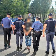 Arrestato l’uomo che ha accoltellato la compagna in piazza Grimana