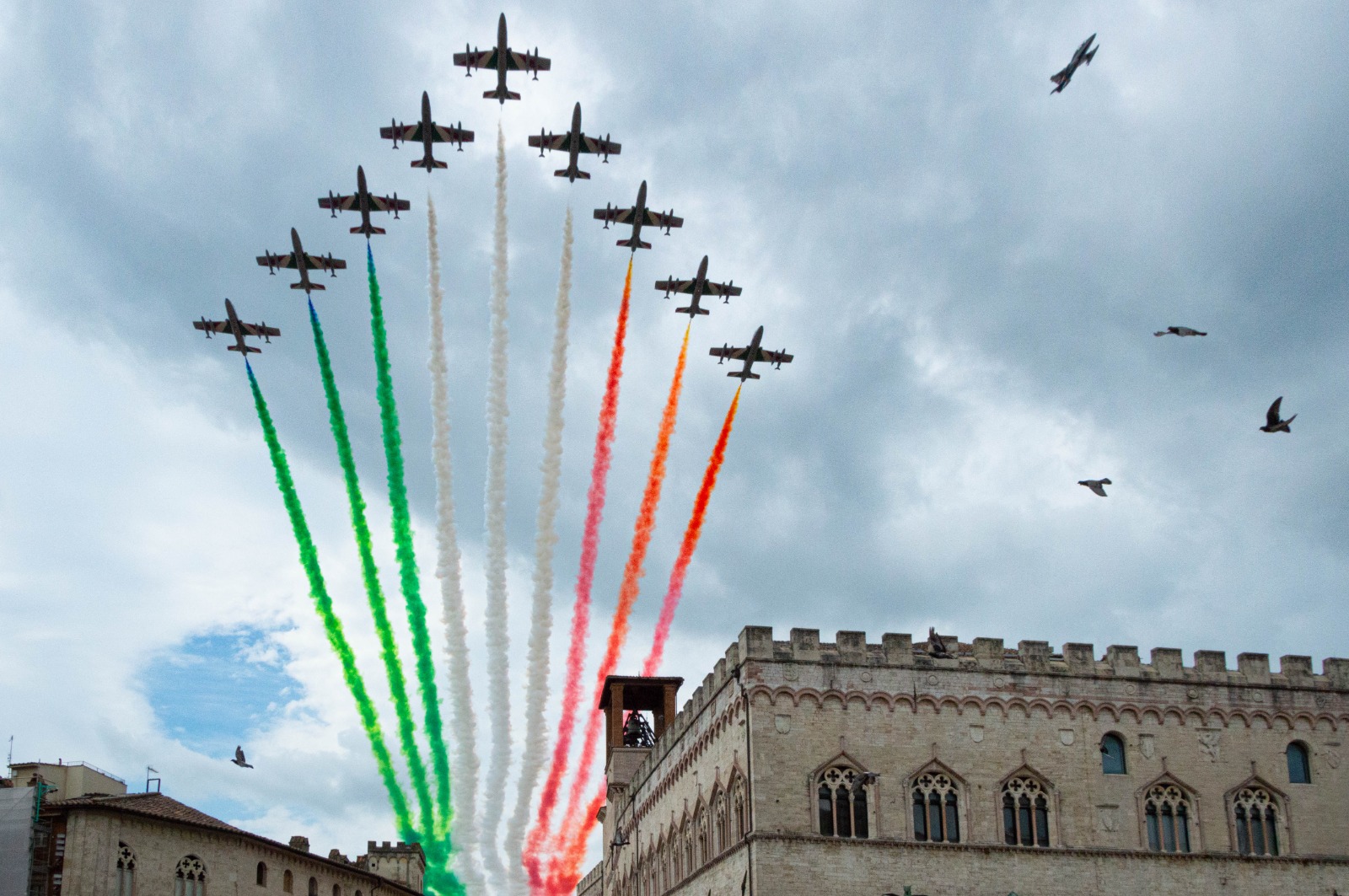 Lo spettacolo delle Frecce Tricolori a Perugia – Il video