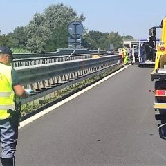 A1: incidente ‘a tre’ fra Fabro e Chiusi. Anche bambini coinvolti. «No feriti gravi»