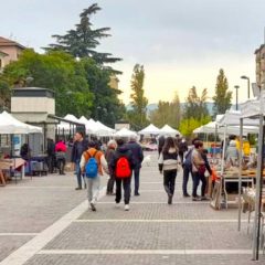 Terni: dopo la pausa estiva, torna il mercatino delle anticherie