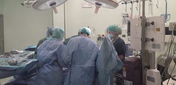 Rischia tetraplegia per l’ernia cervicale: 40enne operata con successo a Perugia