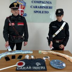 Spoleto, spaccio di droga: 22enne in manette, sequestro da oltre 12 mila euro