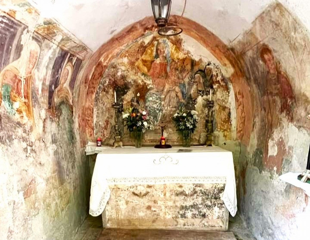 L’edicola del Rosario a Monterivoso e gli affreschi da salvare