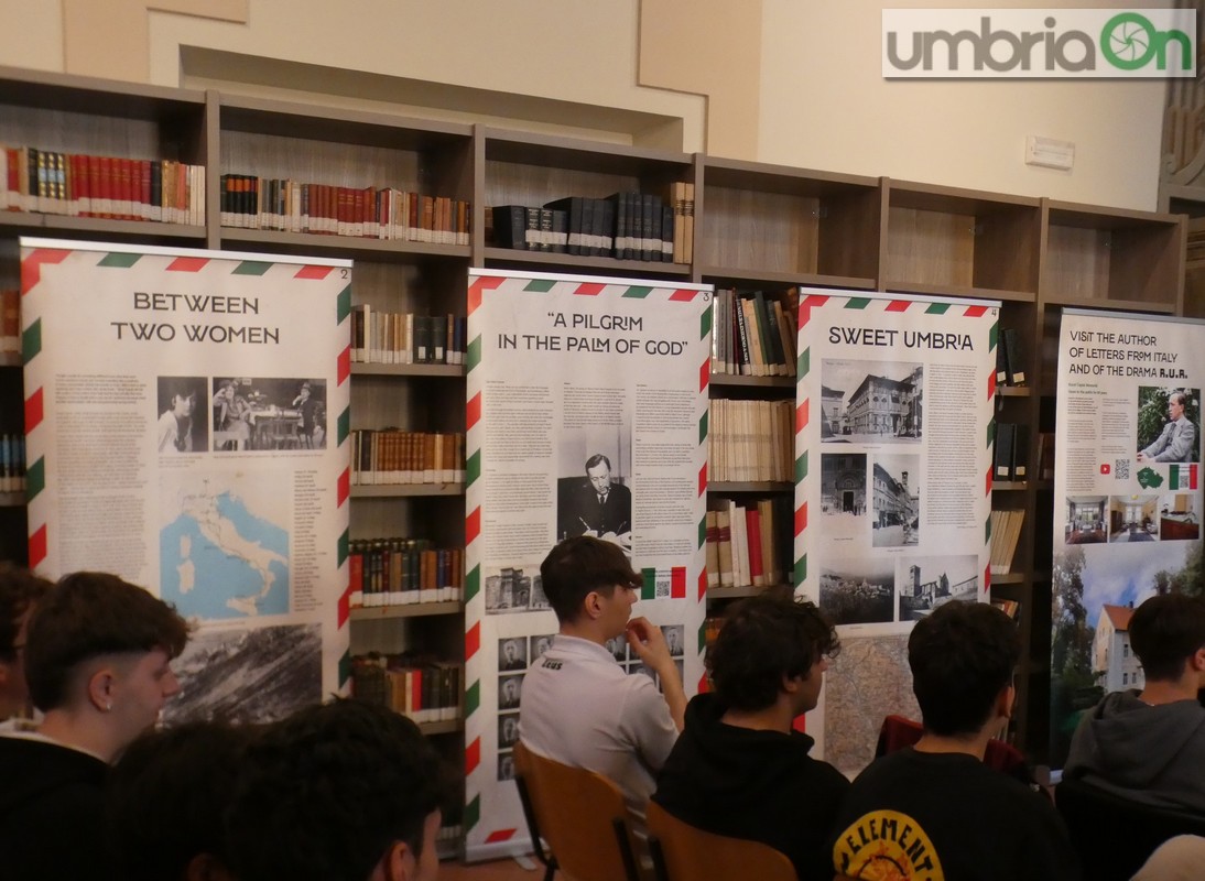 Terni, ‘Robot e fogli italiani’: la mostra a firma Karel Čapek a palazzo Carrara