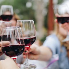Investire nel vino: il ‘nettare degli Dei’ per diversificare i propri risparmi