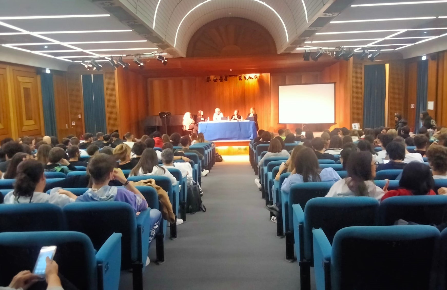 Terni, ‘Conoscersi per (con)vivere’: psicologia e sociologia al Gazzoli con gli studenti