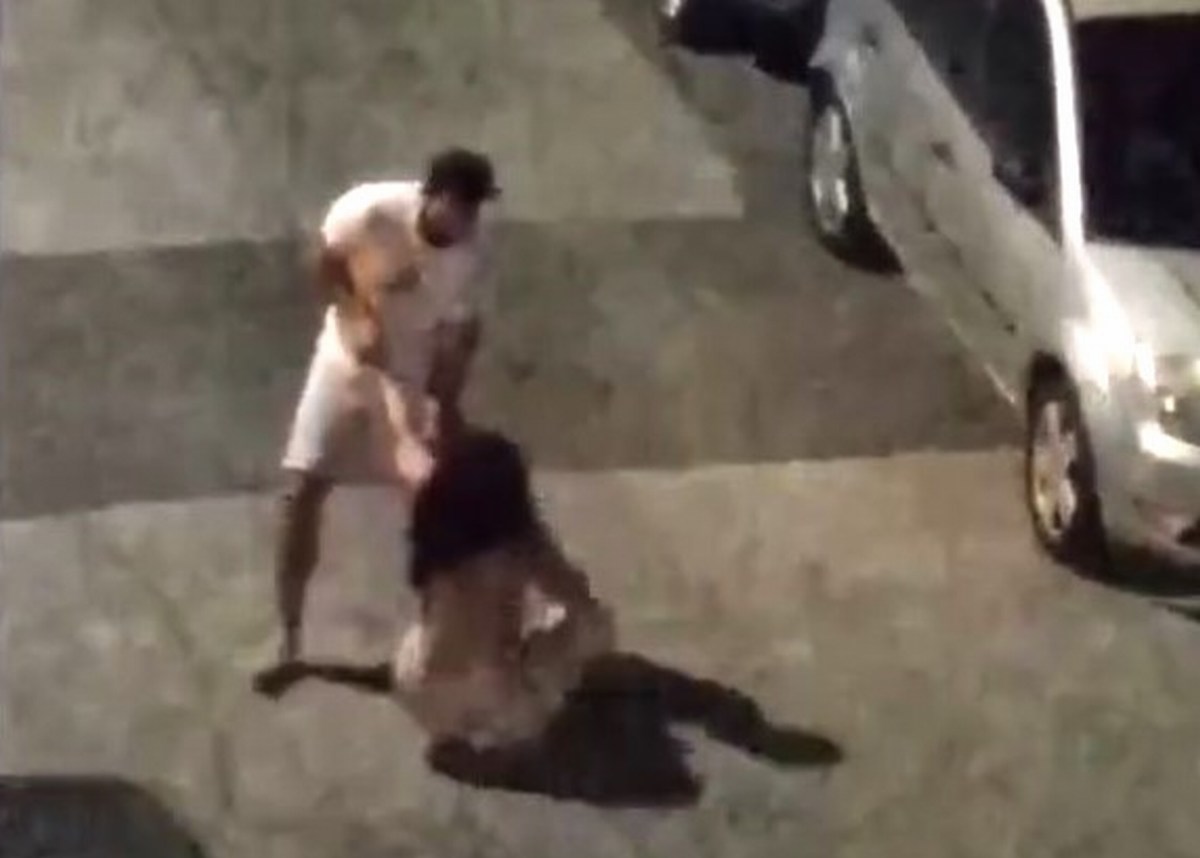 Terni, donna disperata in via Cocceio Nerva: urla e un uomo la trascina via. Si indaga