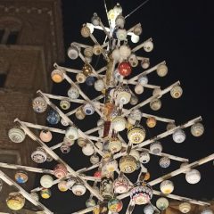 Deruta: torna l’albero di Natale in ceramica più grande del mondo da 11 metri