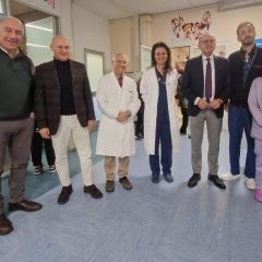 Ospedale di Terni: sorrisi in pediatria grazie al mondo del canottaggio italiano