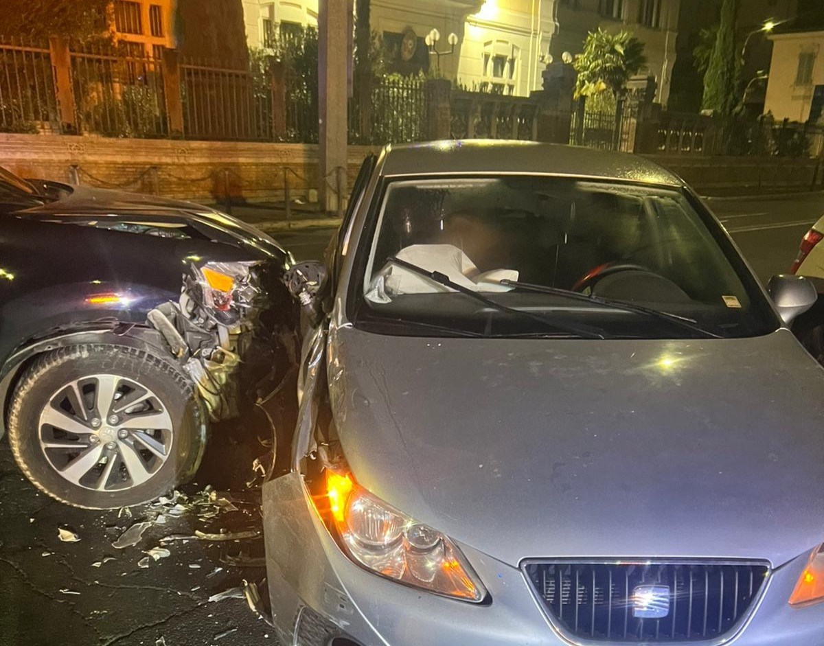 Terni: scontro nella notte fra viale Brin e via Campofregoso. Coinvolte due auto