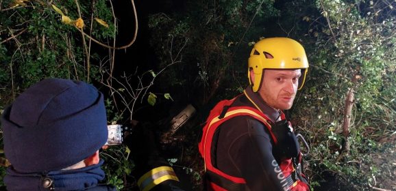 Terni, giovane finisce con l’auto nel fiume Nera: l’operazione di recupero – Video