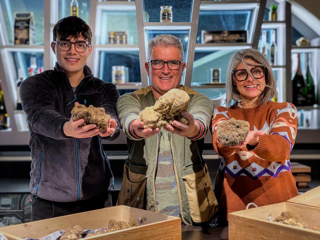 Altotevere, trovato un maxi tartufo bianco da oltre un chilo