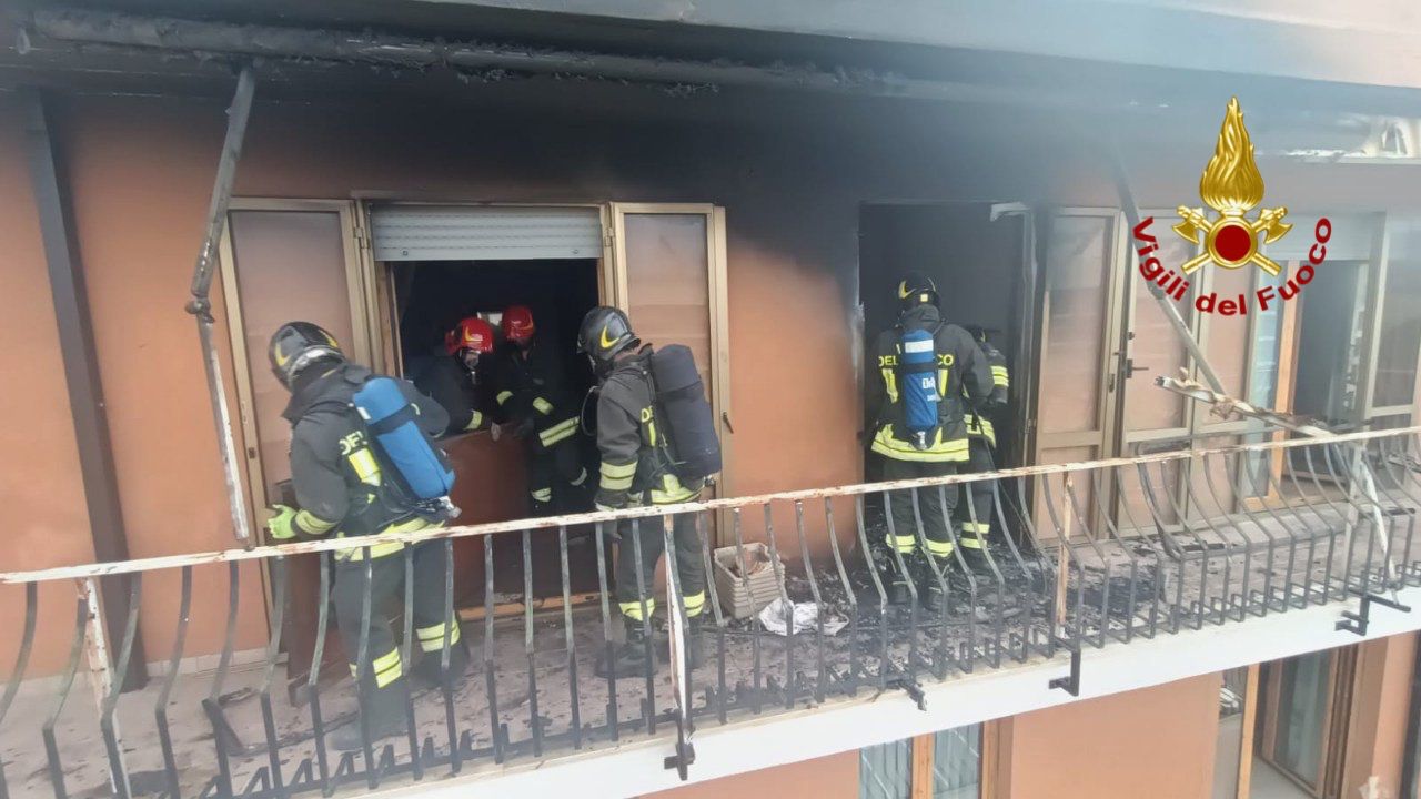 Spoleto, appartamento in fiamme: soccorsa un’anziana