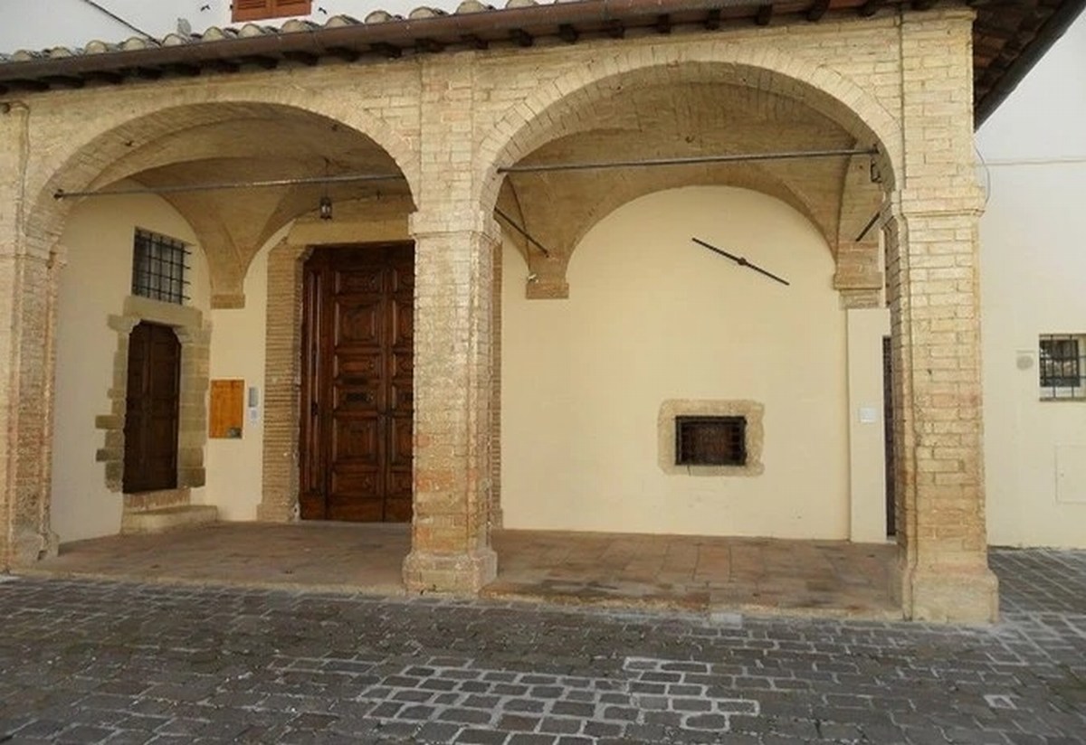 Turista muore in un monastero: scattano le indagini