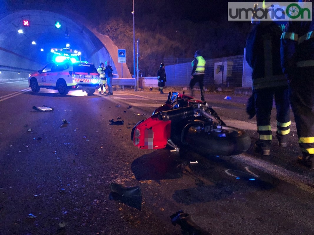 Terni: schianto auto-moto a Prisciano. Centauro in condizioni serie