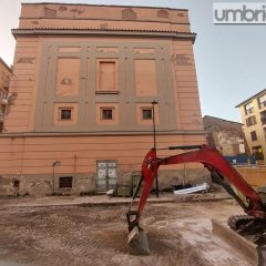 Terni, teatro Verdi: si scava anche a mano. Sale l’impegno di spesa per la bonifica bellica