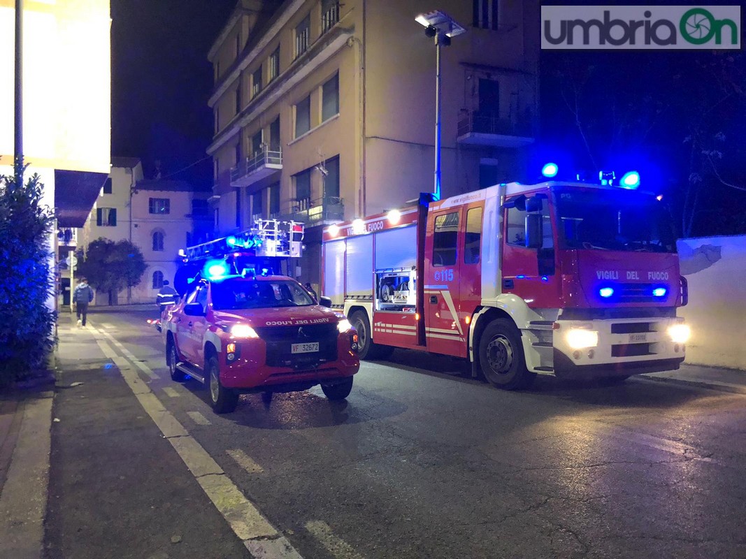 Terni, a fuoco appartamento in via del Raggio Vecchio: dichiarato inagibile