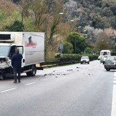 Terni, incidente alla Cascata: scontro fra due veicoli