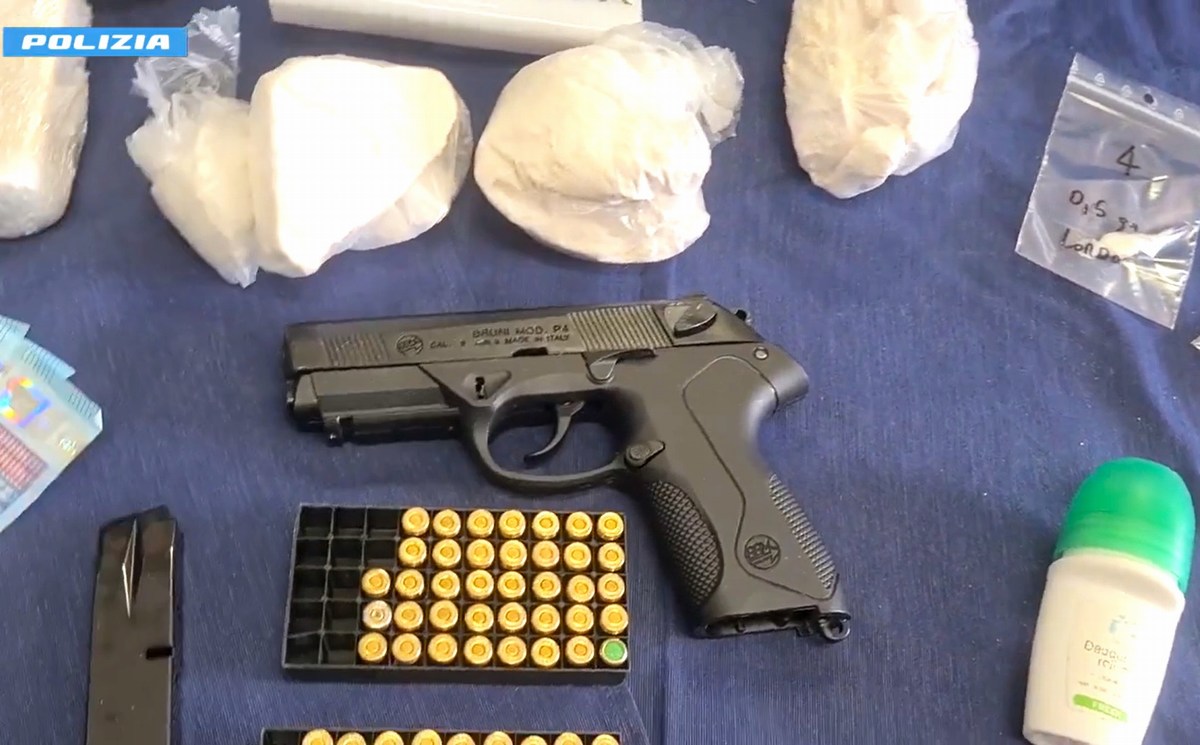 Terni: nasconde oltre un chilo di cocaina. Scoperto dalla polizia, 30enne va in carcere