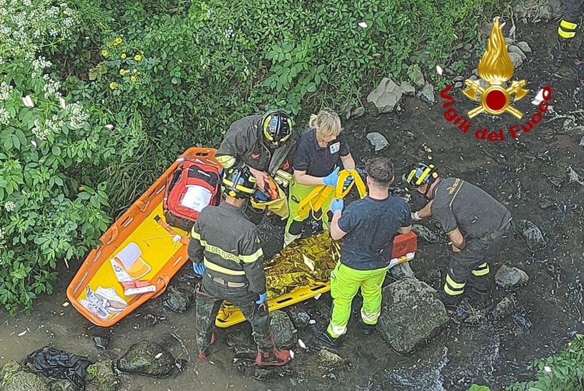 Orvieto: 14enne precipita nel letto di un torrente. Soccorso