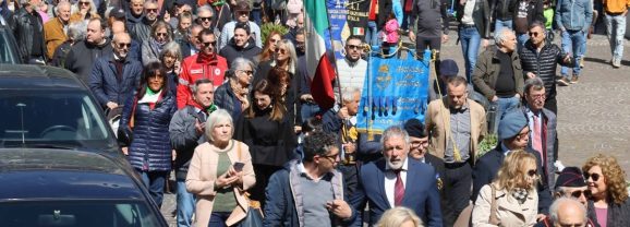 Grande partecipazione a Terni per il 25 aprile. Bandecchi: «Sarei stato fascista ma ha vinto la parte giusta»