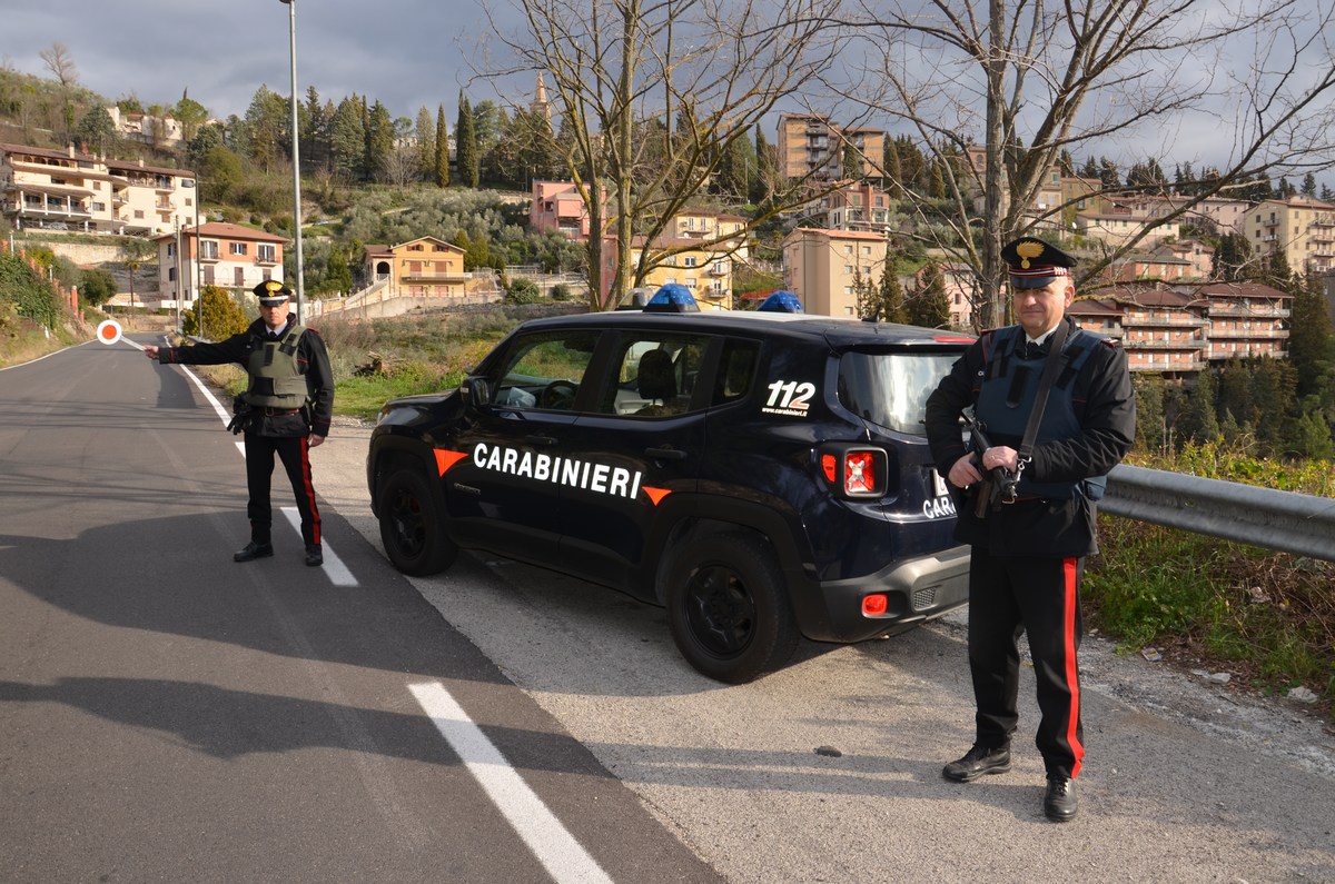Montefranco: insegue l’ex e il suo compagno e gli spacca l’auto. In arresto uomo del posto