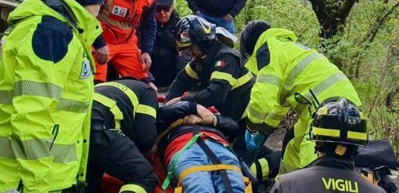 Turista si infortuna a Roccaporena: soccorso da 118 e vigili del fuoco