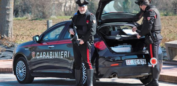 Ragazza derubata di auto e borsa a Corciano: tutto ritrovato ad Assisi con tre denunce