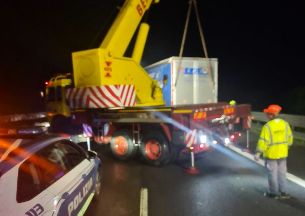 Tir si intraversa fra Fabro e Orvieto. A1 ‘interrotta’ per tre ore