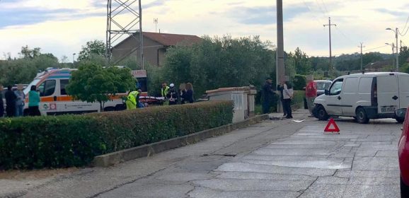 Terni: scontro furgone-scooter a Gabelletta. In ospedale un 48enne