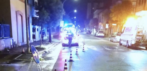Terni: auto contro scooter all’incrocio Brenta-Piave. In ospedale un 18enne