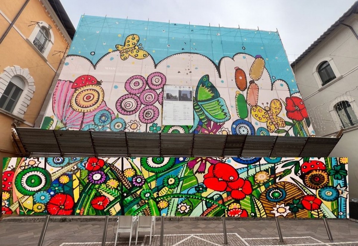 Murales tutti insieme per abbellire il cantiere del teatro ‘Verdi’
