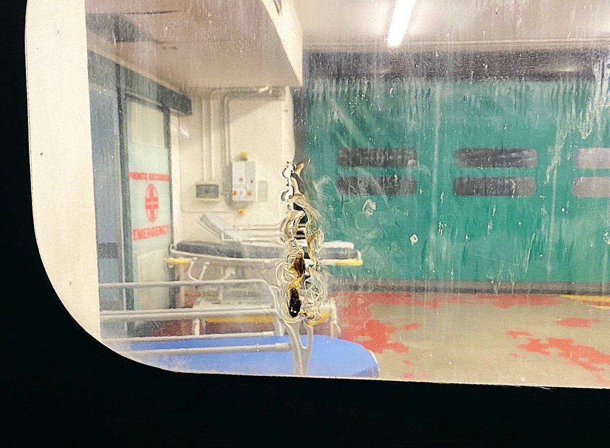 Terni: ancora follia al pronto soccorso. Cerca di incendiare la tenda con un accendino