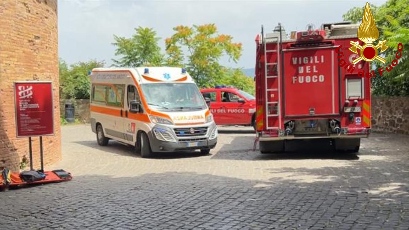 Orvieto, malore nel Pozzo di San Patrizio: donna salvata prima dal marito e poi dai vigili del fuoco