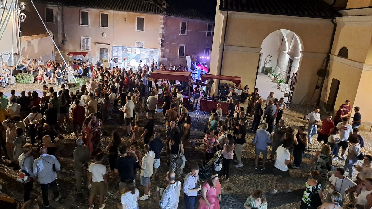 Otricoli, ‘Ci vediamo in piazza’: una grande cena sotto le stelle