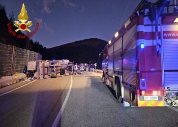 Strada ‘Contessa’, furgone e Polo coinvolti in incidente. Ci sono feriti