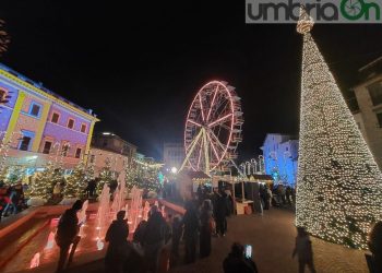 Terni, Natale: il debutto del villaggio e dei mercatini. Con nevicata – Fotogallery