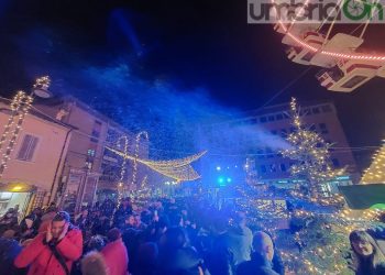 Terni, Natale: il debutto del villaggio e dei mercatini. Con nevicata – Fotogallery