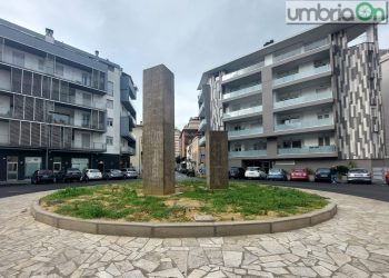 Terni, piazza Tre Monumenti: variante e affidamento diretto per chiudere la questione