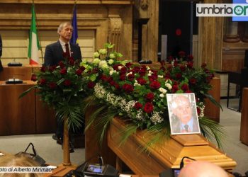 Terni: folla in Comune per l’ultimo saluto a Franco Giustinelli