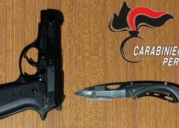 Con scacciacani e coltello fuori dalla discoteca. Denunciati 16enne e 15enne